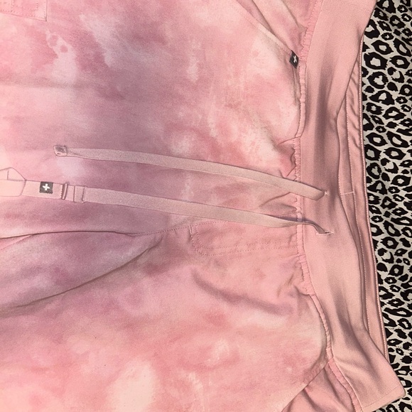 Women’s FIGS Scrubs - Picture 3 of 6